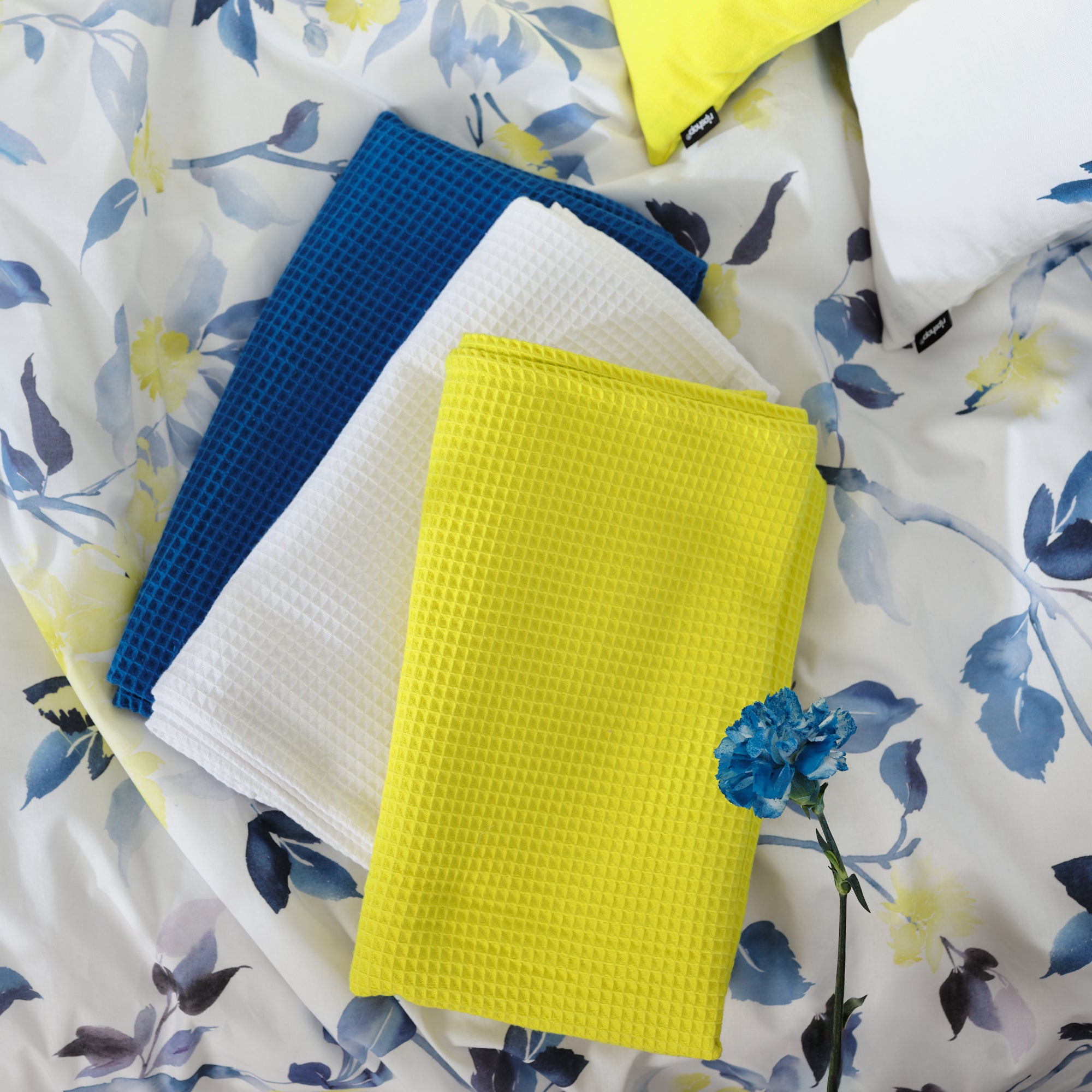 Serviette gaufrée 100% coton jaune